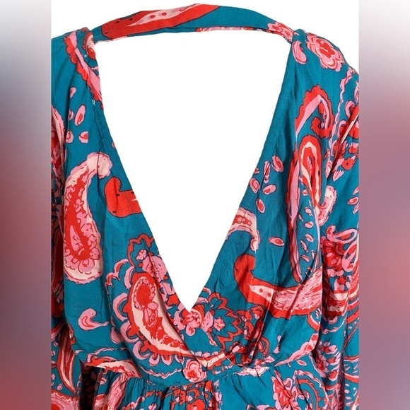 Emily Wonder Green and Pink Paisley Print V-Neck Long Sleeve Top - Picture 6 of 14